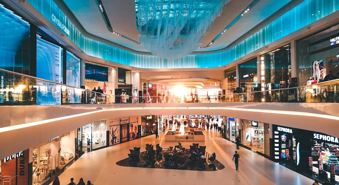 Galleria commerciale — [Città]